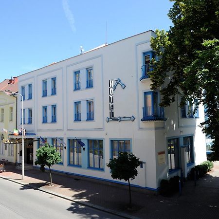 Hotel Zlata Stika Pardubice Luaran gambar