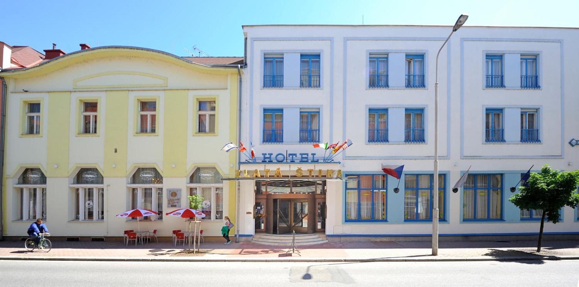 Hotel Zlata Stika Pardubice Luaran gambar