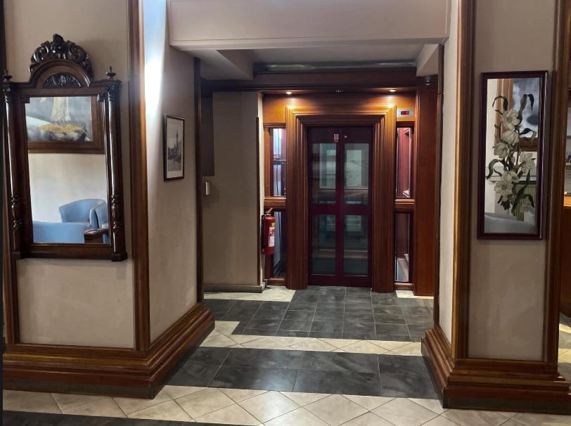 Hotel Zlata Stika Pardubice Luaran gambar