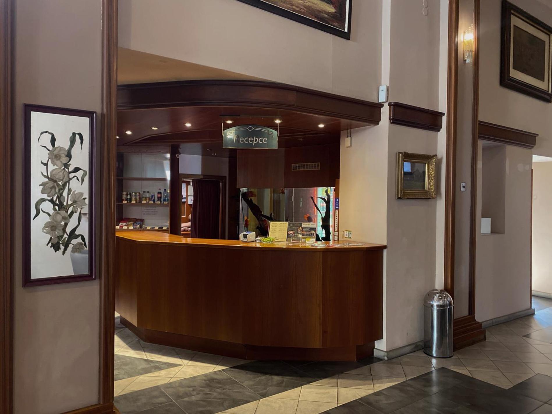 Hotel Zlata Stika Pardubice Luaran gambar