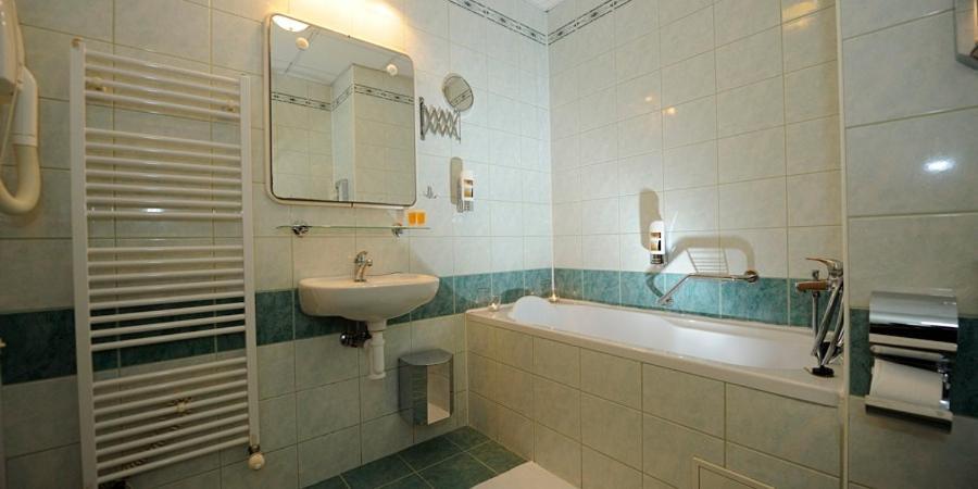 Hotel Zlata Stika Pardubice Luaran gambar