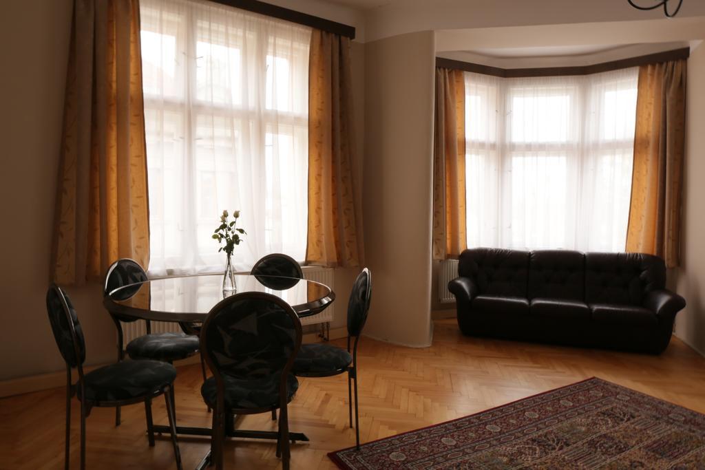 Hotel Zlata Stika Pardubice Luaran gambar