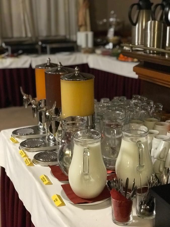 Hotel Zlata Stika Pardubice Luaran gambar
