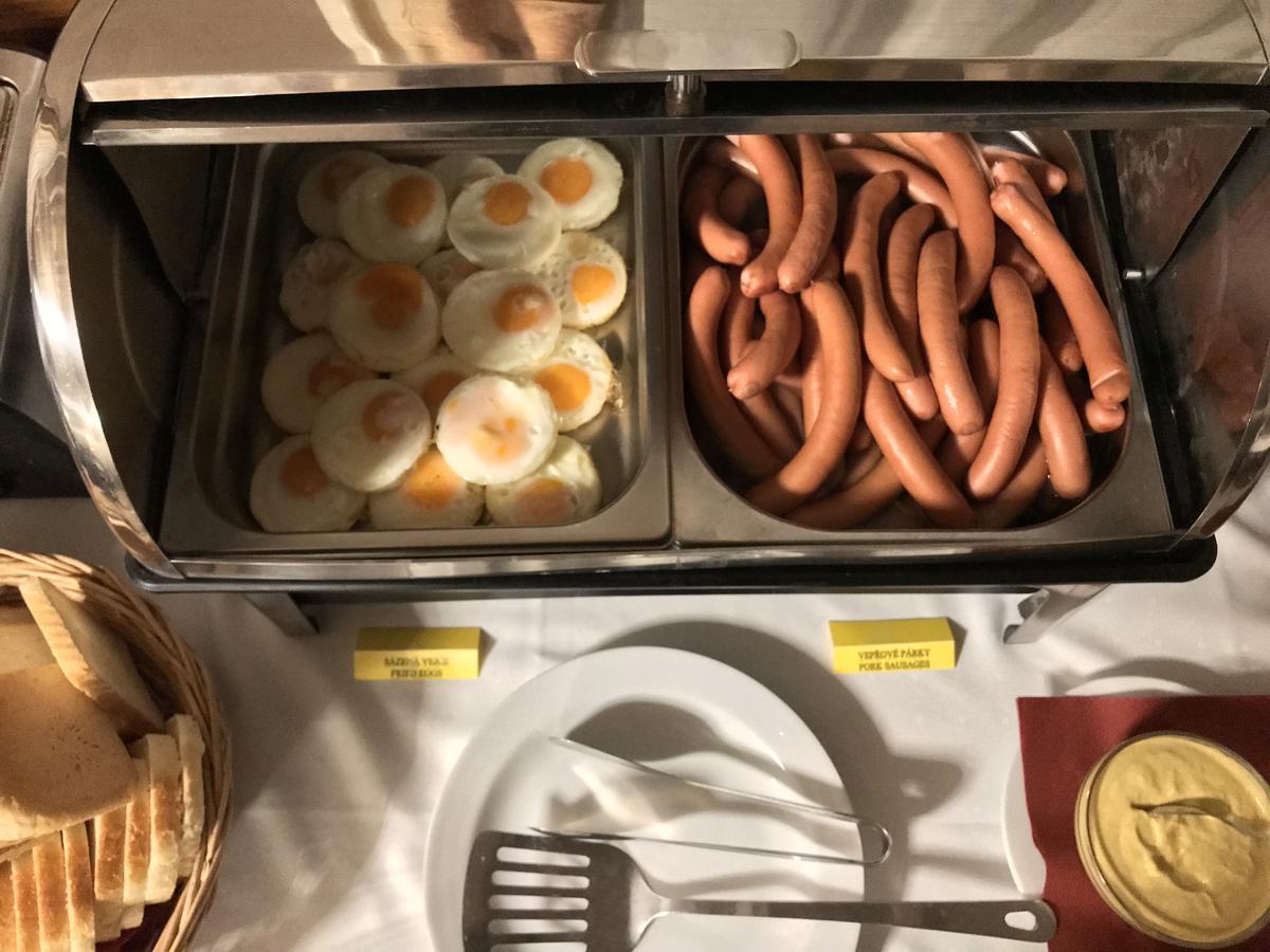 Hotel Zlata Stika Pardubice Luaran gambar