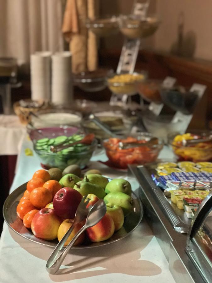 Hotel Zlata Stika Pardubice Luaran gambar