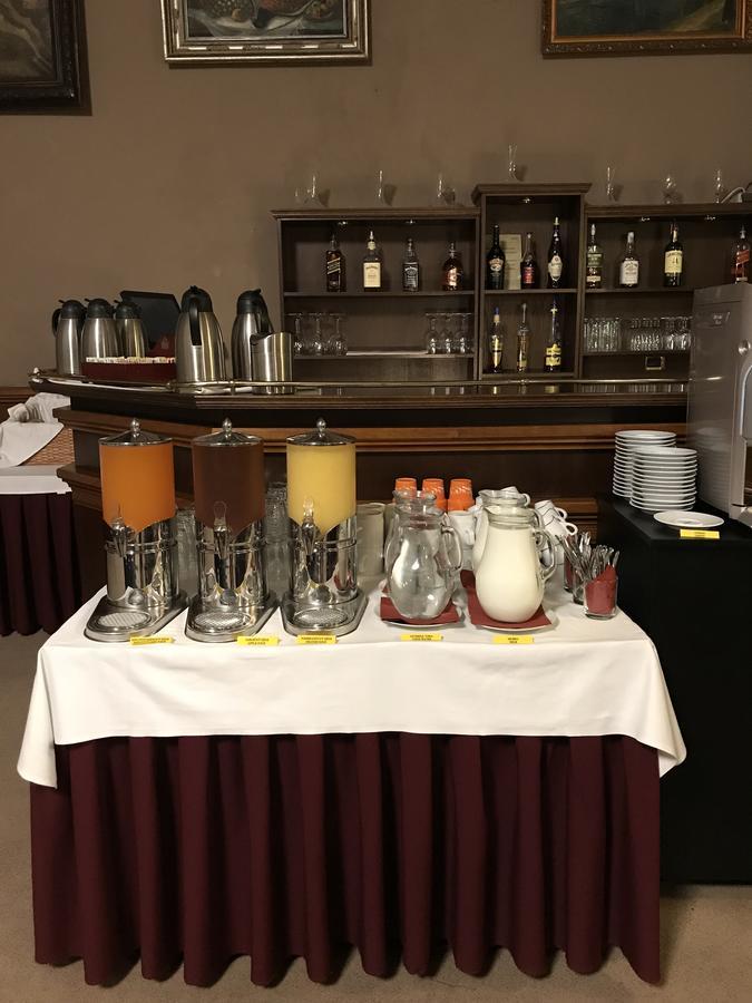 Hotel Zlata Stika Pardubice Luaran gambar